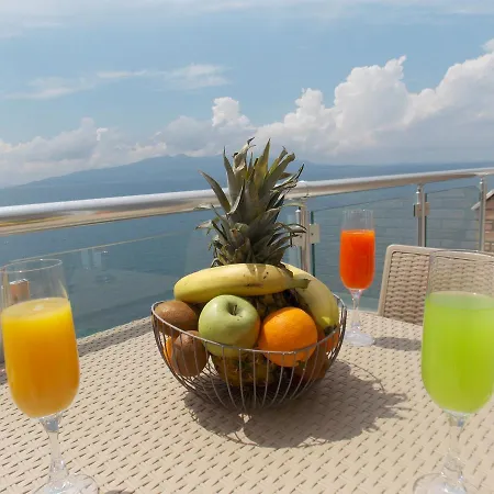 Piccolino 3* Sarandë